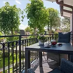 Right By The Sea With Sauna Zingst