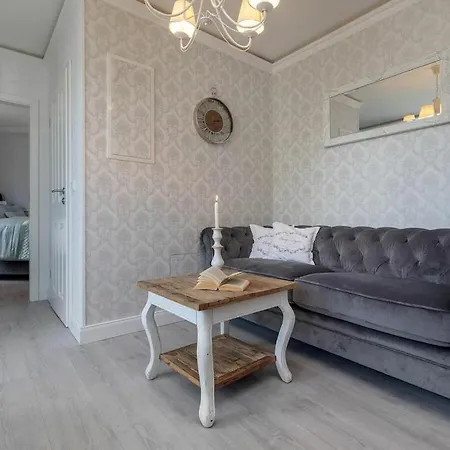 Right By The Sea With Sauna Zingst
